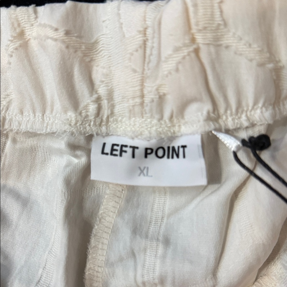 Left Point Shirt and Short Set - Picture 11 of 14